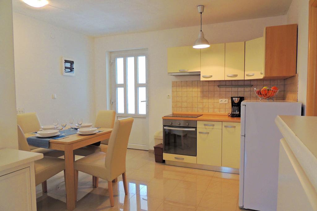 Private Accommodation Kirincic Vrh  ภายนอก รูปภาพ