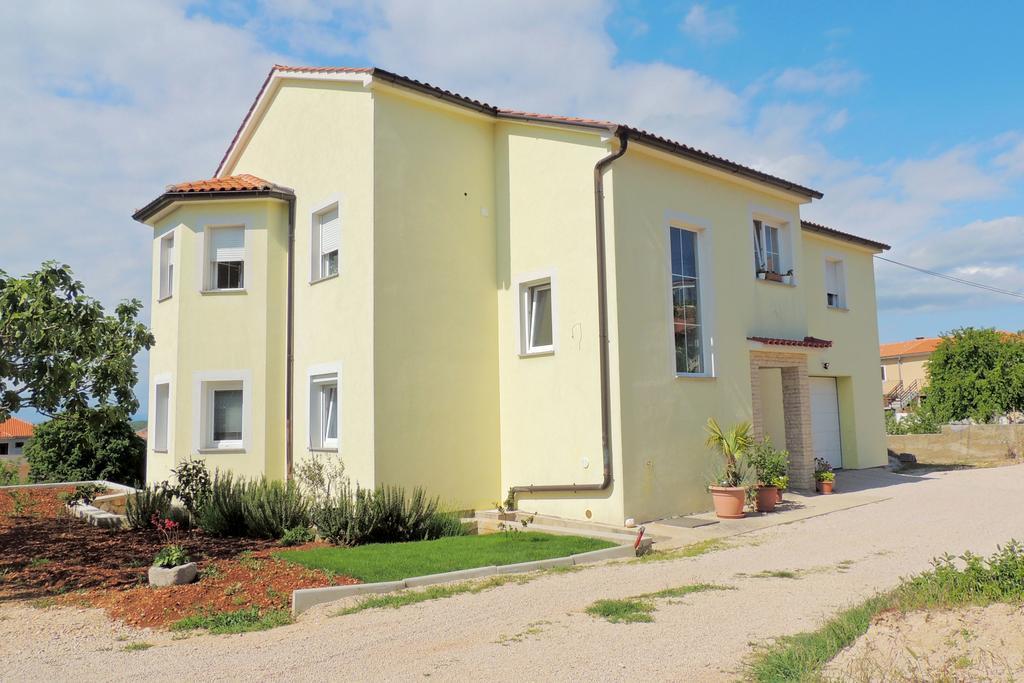 Private Accommodation Kirincic Vrh  ภายนอก รูปภาพ
