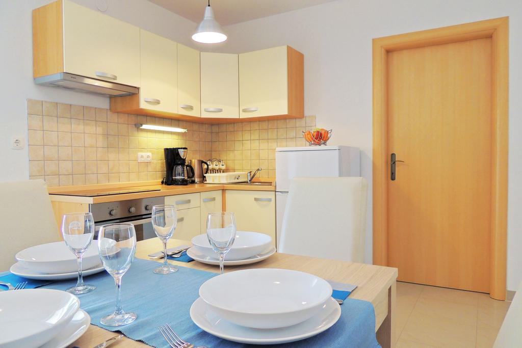 Private Accommodation Kirincic Vrh  ภายนอก รูปภาพ